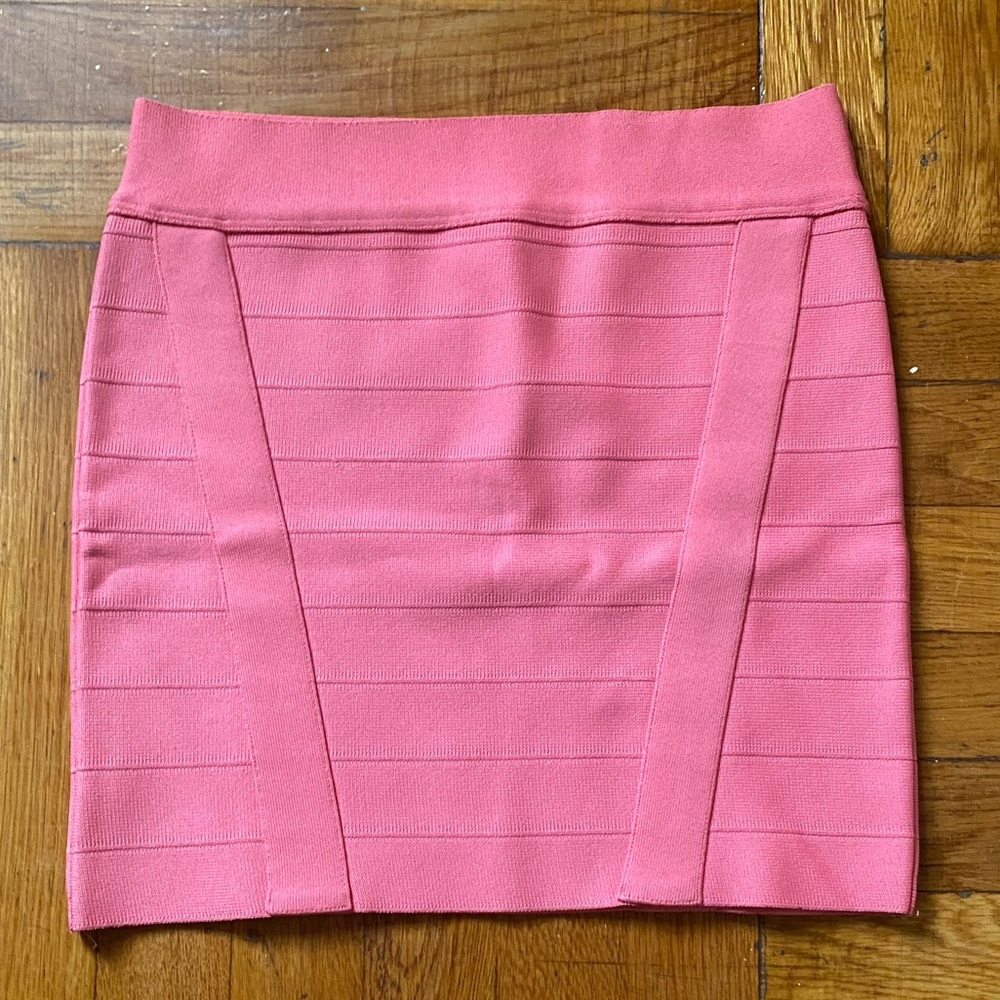 Vintage Guess Mini Bandage Skirt – Size M – Salmon